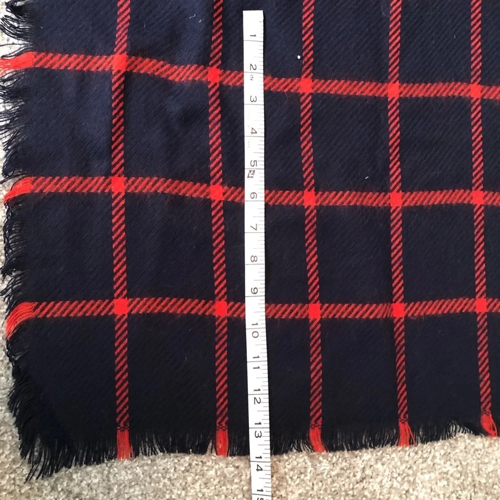 🎀 Navy‎ and Red Scarf